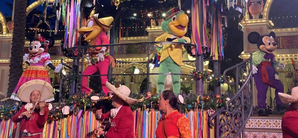 Disney ¡Viva Navidad! Street Party