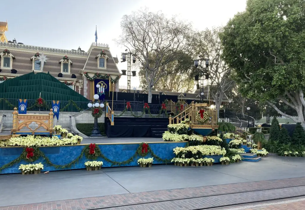 Disneyland Candlelight Processional Dates Announced