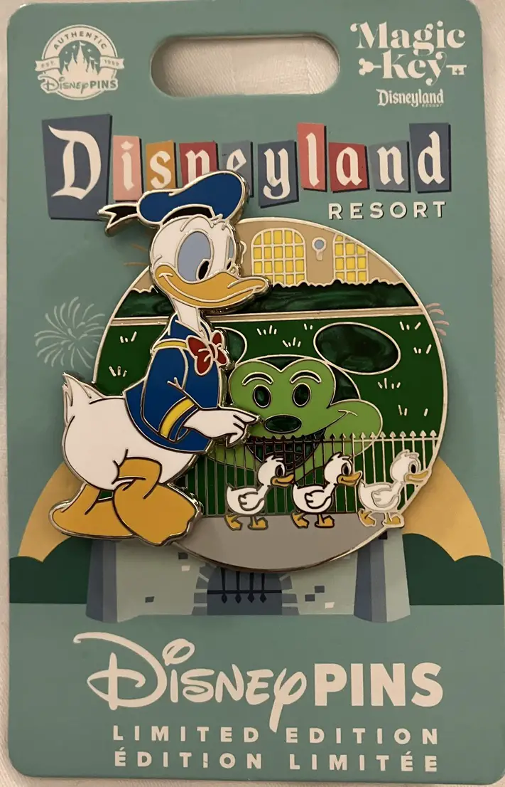 Disneyland Magic Key Exclusive Donald Duck Pin