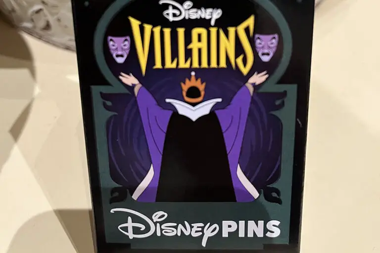 Disney Villains Mystery Blind Box Pin Set