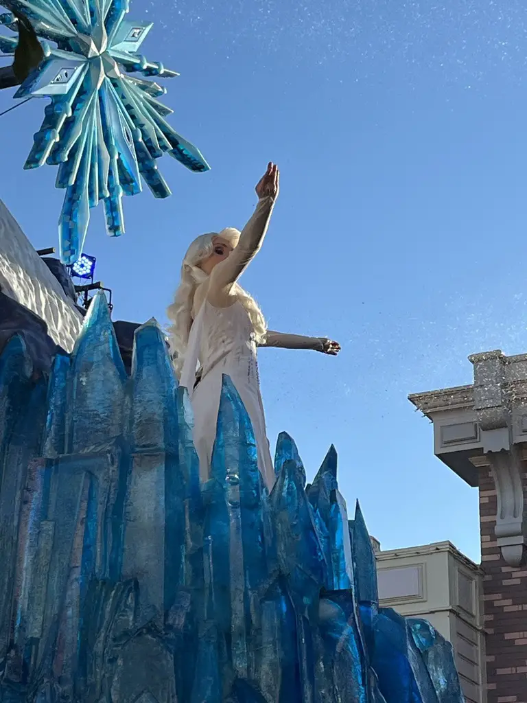 Frozen Queen Elsa on 07.19.23 - 9