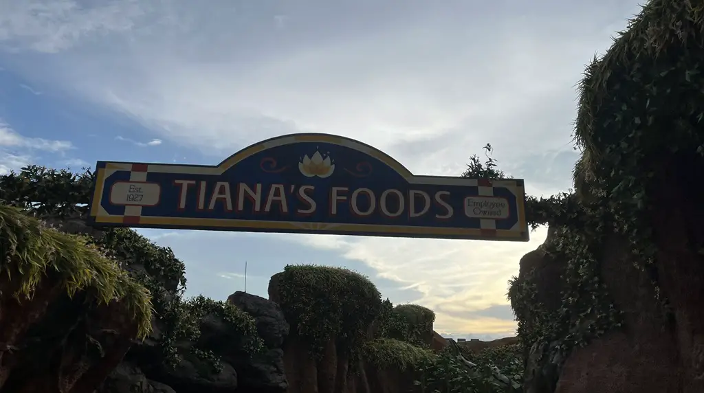 Tiana's Bayou Adventure Attraction - Tiana's Foods Sign