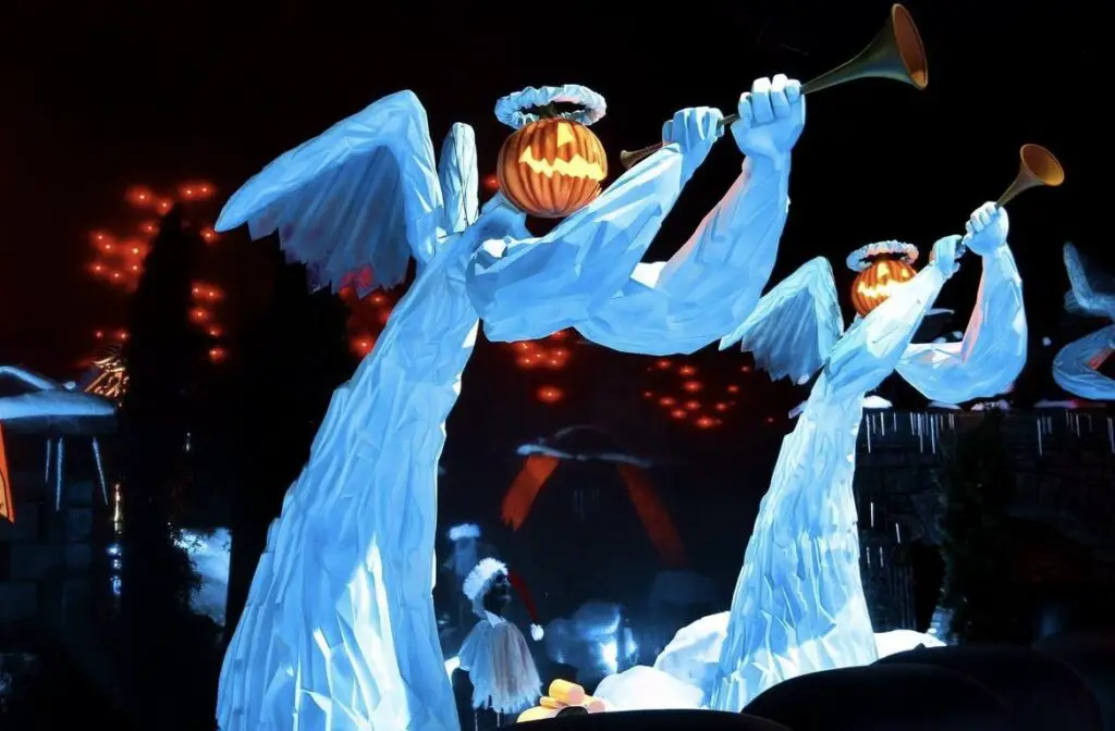 Haunted Mansion Holiday Returns to Disneyland