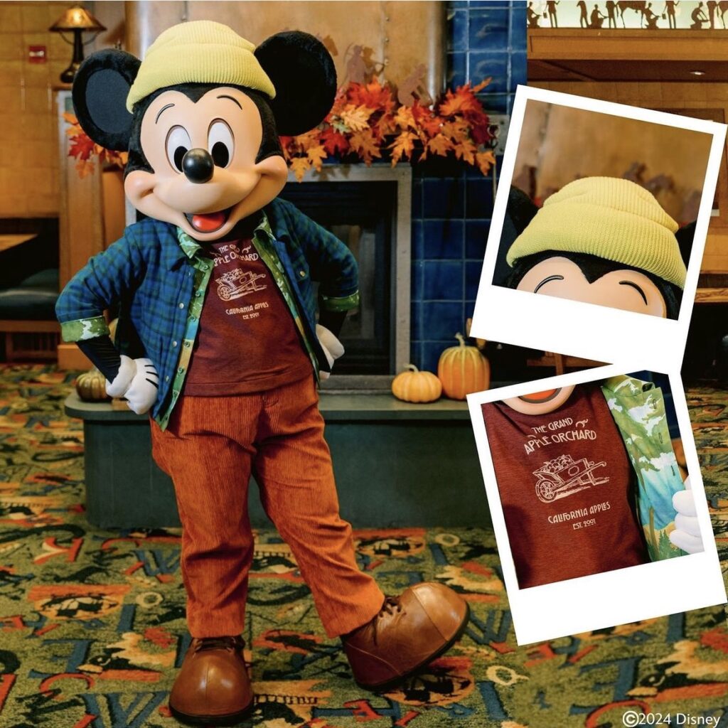 Mickey Mouse at Mickey's Autumn Adventures at Storytellers Cafe