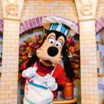 Goofy’s Kitchen Celebrates the Holidays