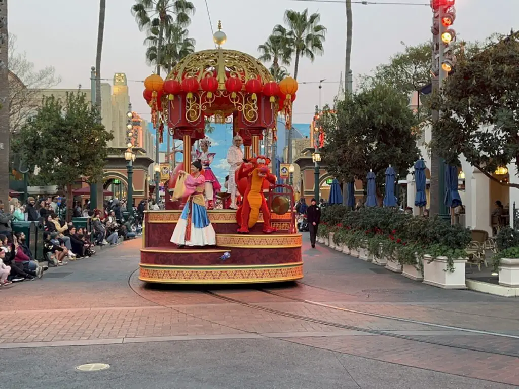 DCA Lunar New Year Procession Mulan & Mushu