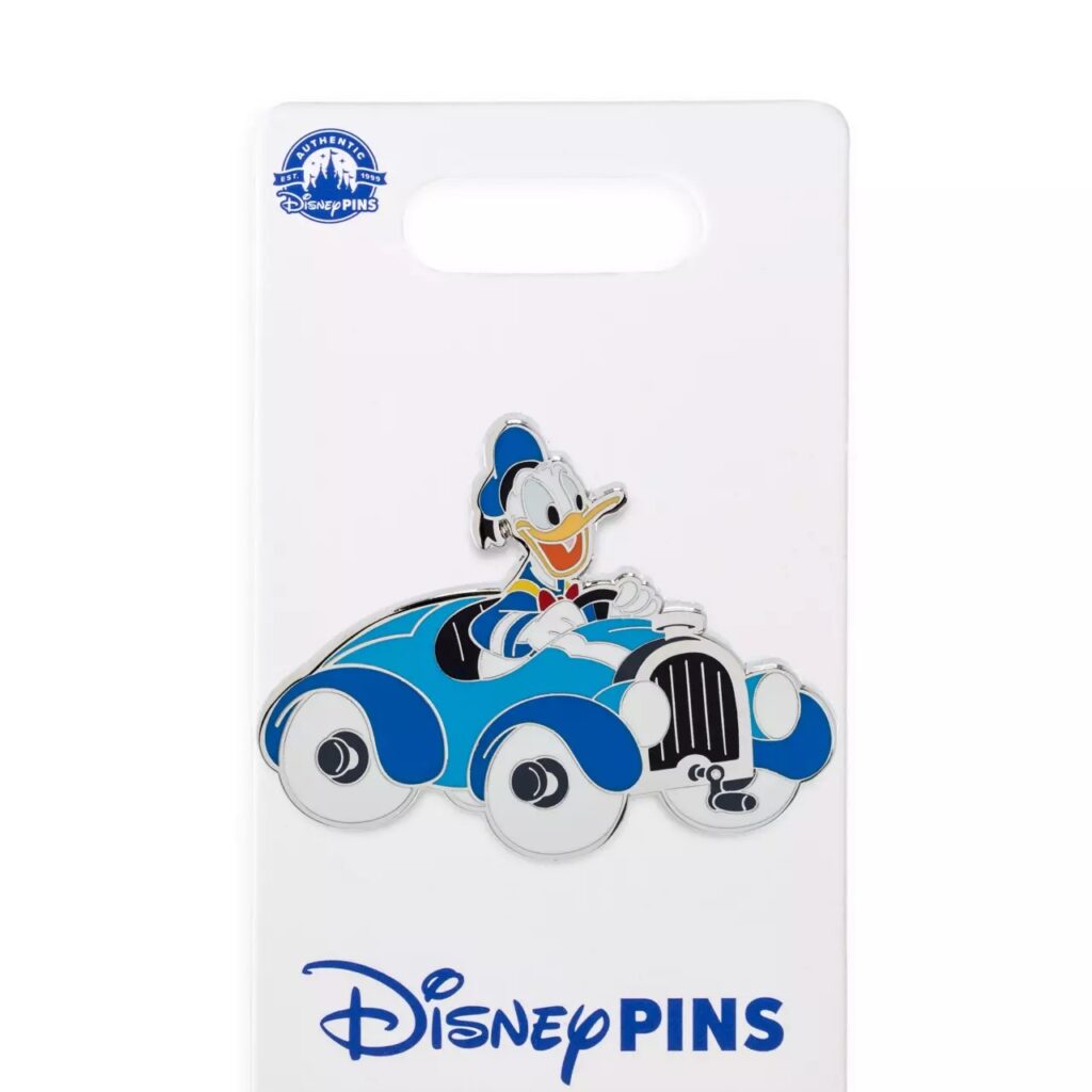 Donald Duck in Car Pin