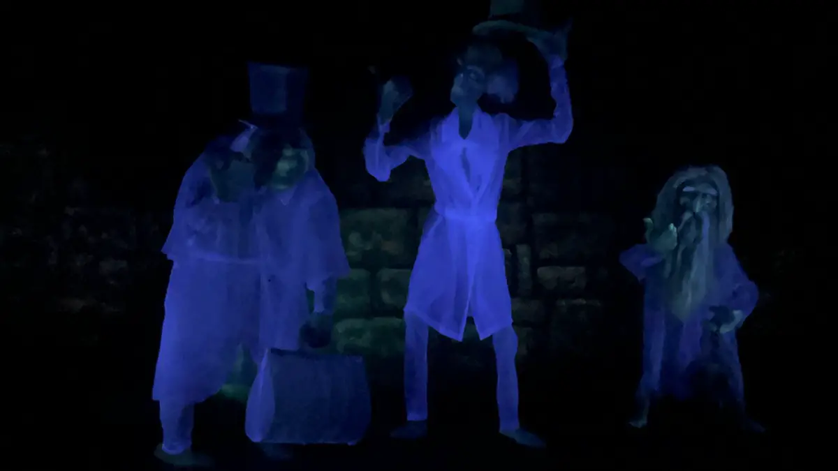 Haunted Mansion Hitchhiking Ghosts