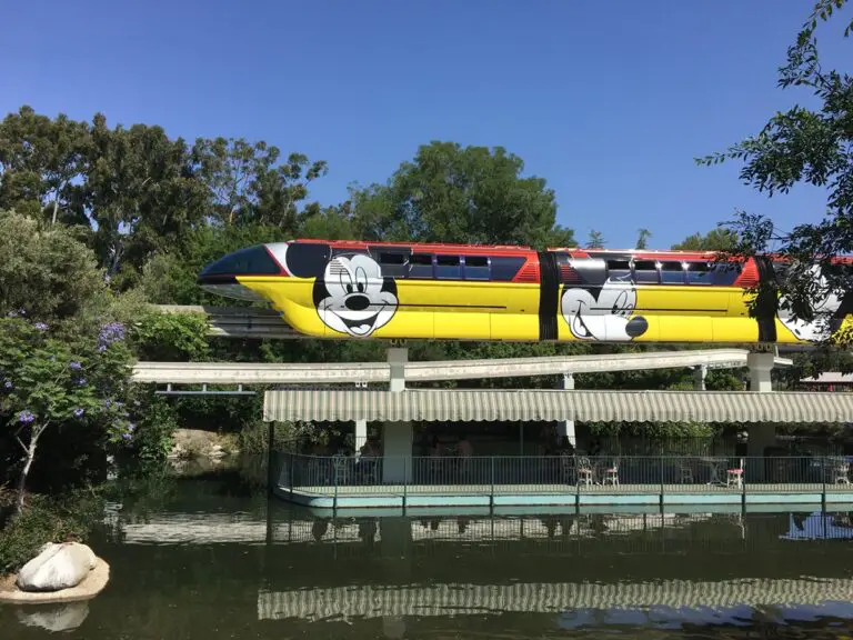 Know Before You Go The Disneyland Resort Edition - Disneyland Monorail - 01.12.2025