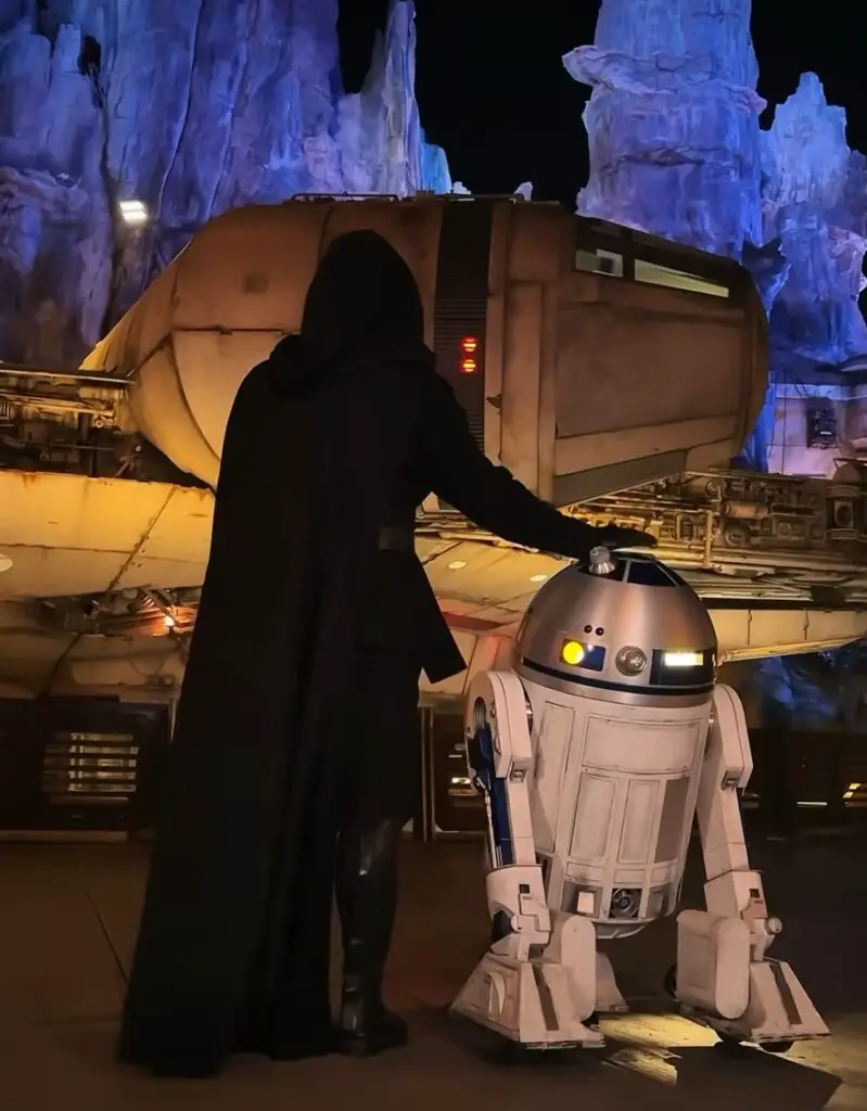 Disneyland Teases Luke Skywalker for Star Wars Nite