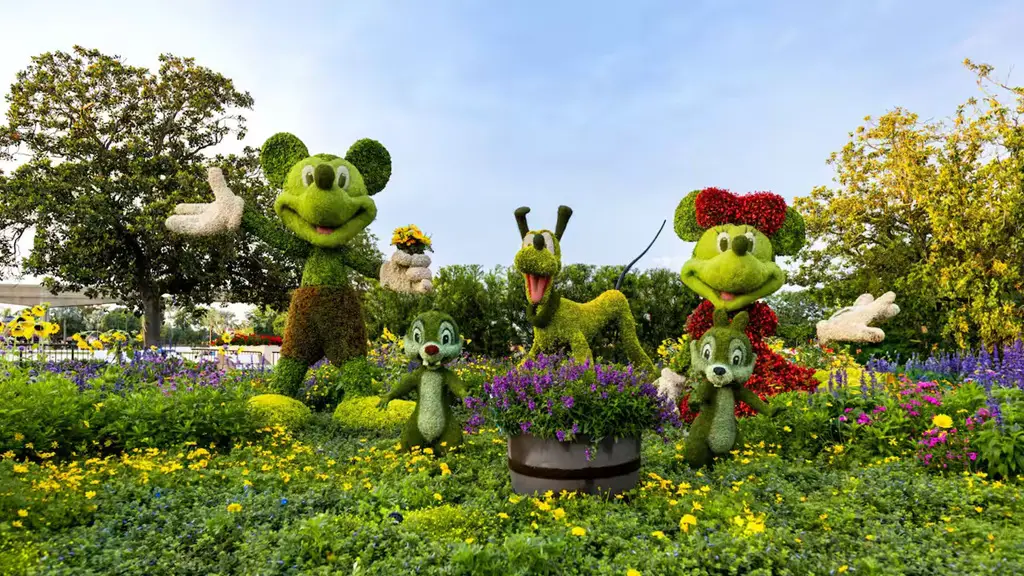 EPCOT International Flower & Garden Festival Mickey Mouse, Minnie Mouse, Pluto and Chip 'n' Dale Topiaries