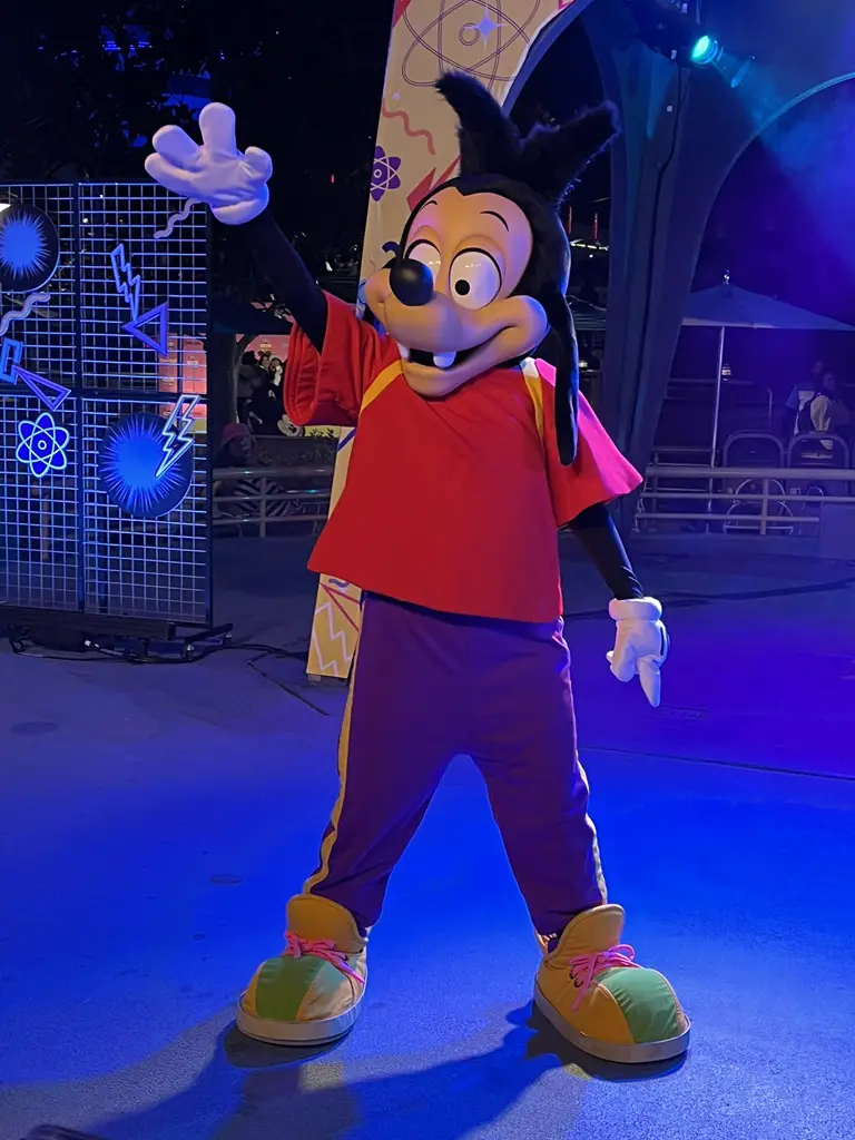 Disneyland After Dark 90s Nite A Goofy Movie Dance Party - Max