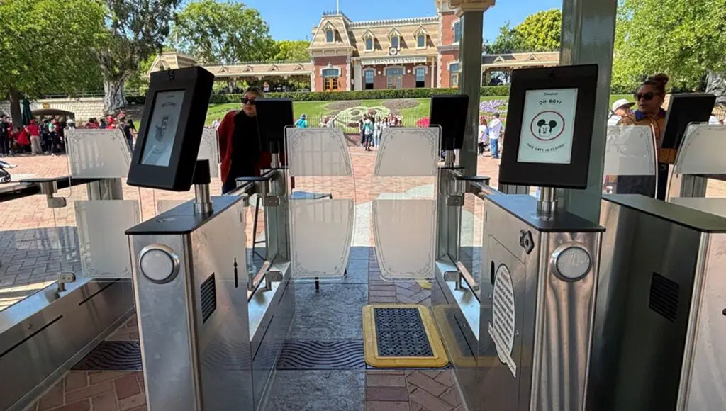 Disneyland's New Theme Park Entry Gates