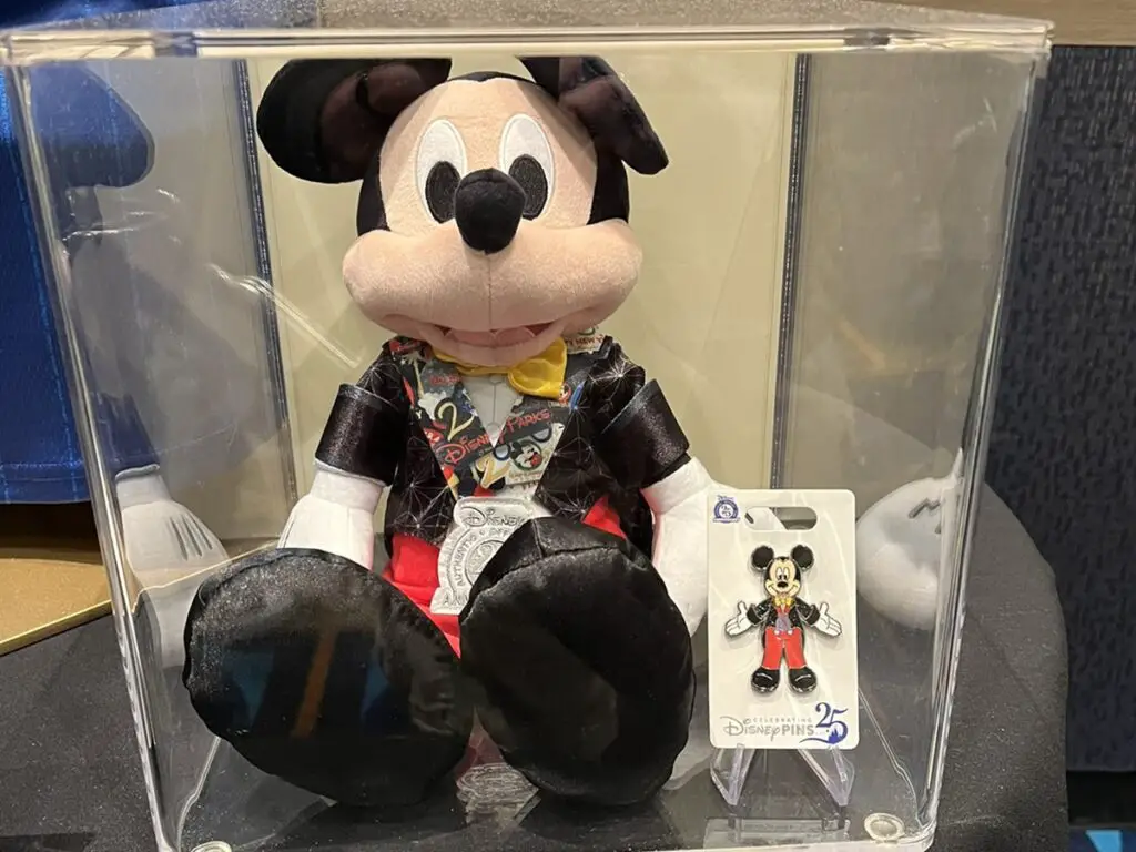 25 Years of Disney Pins Plush & Pin