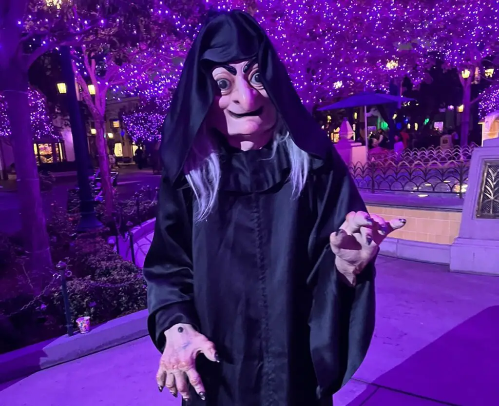 Oogie Boogie Bash 2025 Old Hag