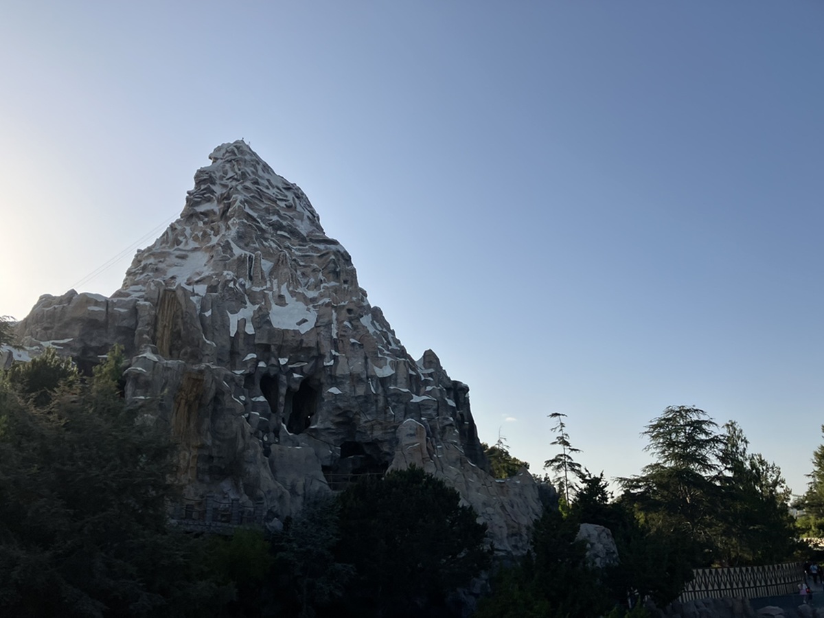Know Before You Go The Disneyland Resort Edition - Matterhorn Bobsleds - 07.01.2025