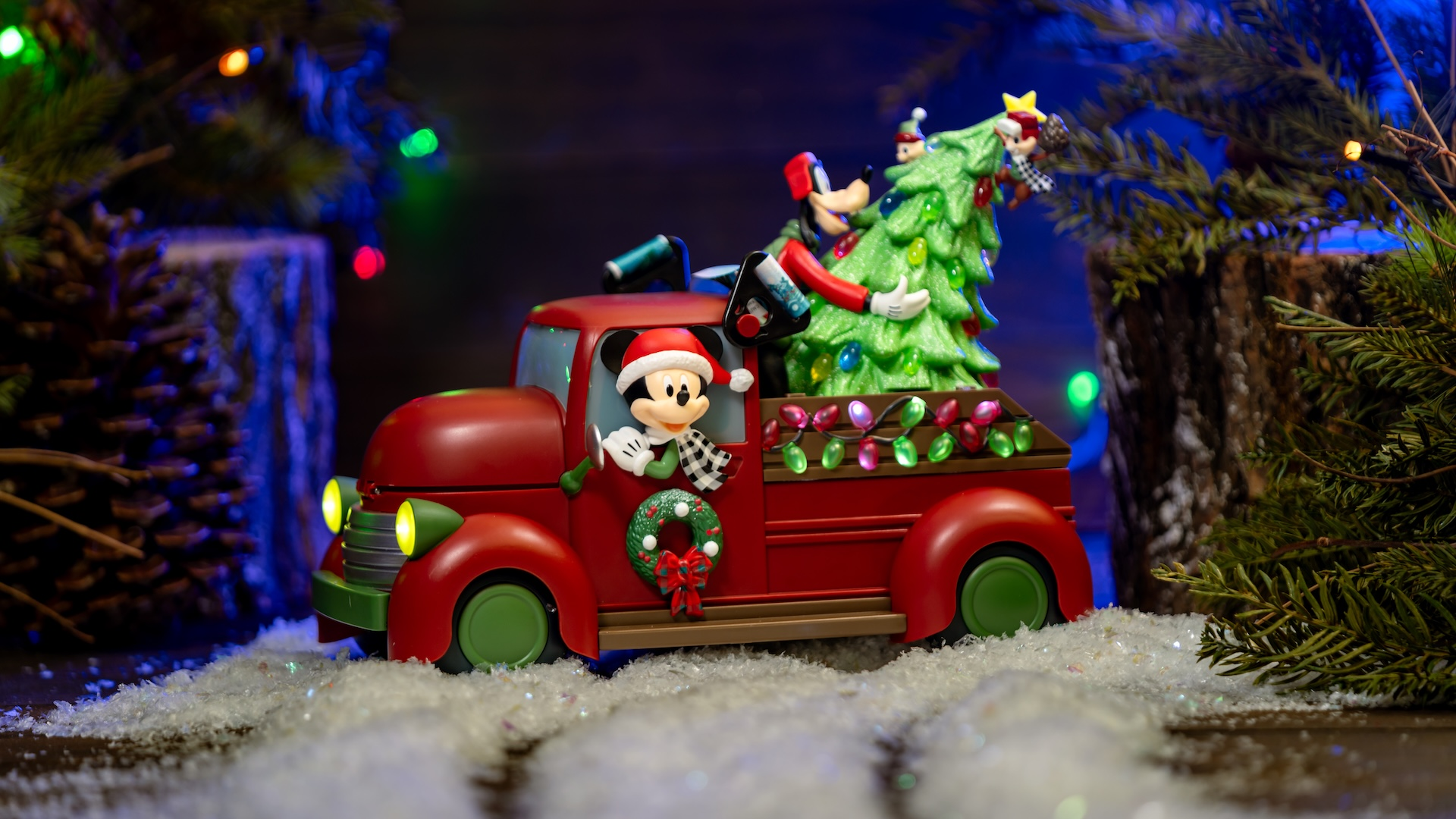 2025-DLR-Holiday-Foodie-Guide-Tree-Truck-Bucket