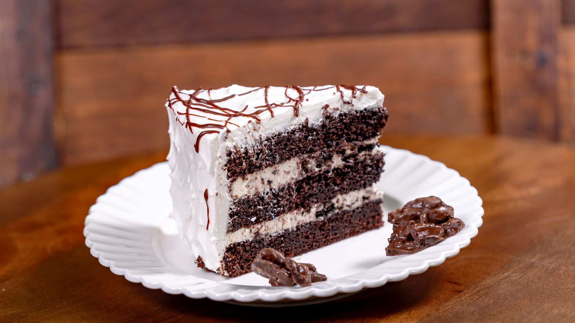 Cookies-and-Creme-Chocolate-Cake-at-Plaza-Inn