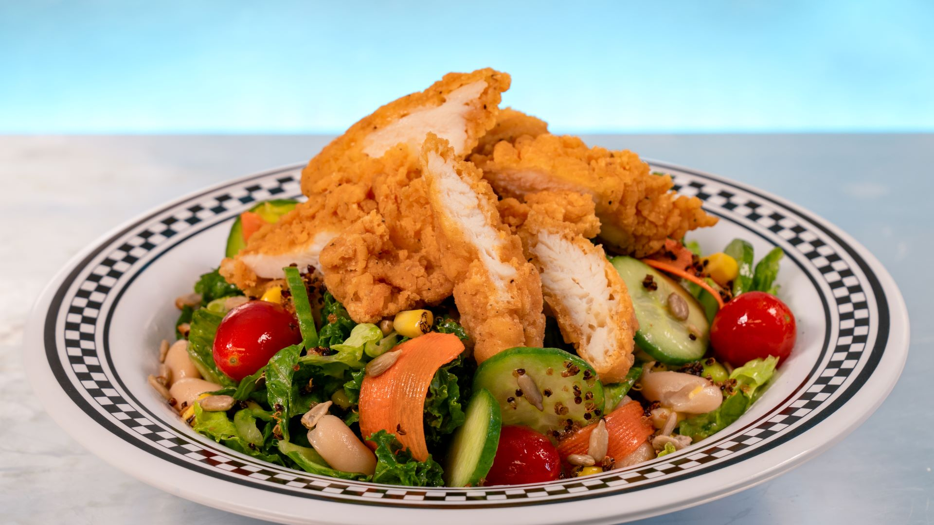 Fillmore-Groovy-Greens-with-Crispy-Chicken-Fenders-at-Flos-V8-Cafe