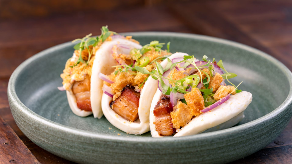 Pork-Belly-Bao-Bun-at-Lamplight-Lounge