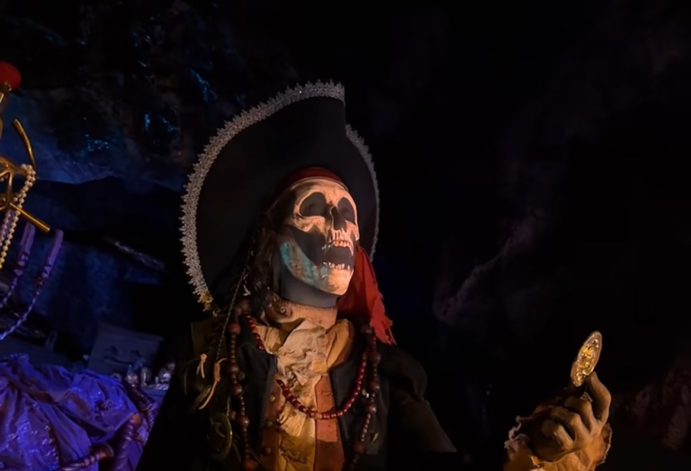 New Magic at Pirates of the Caribbean at Disneyland - Skeleton Pirate Audio Animatronics